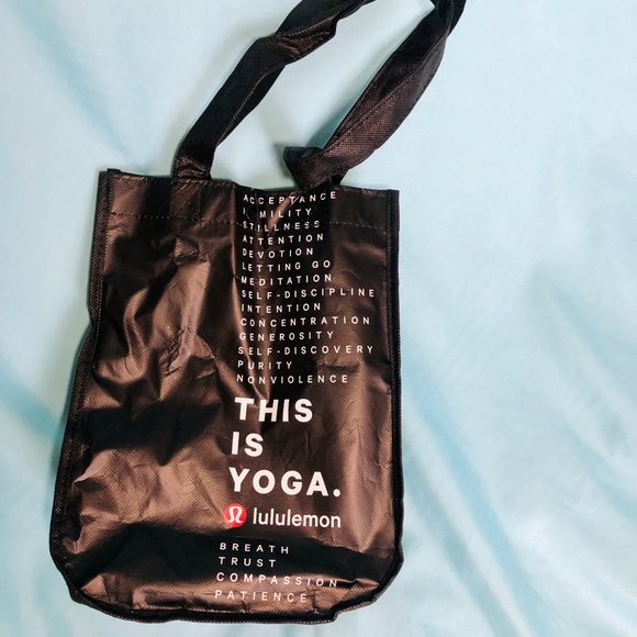LULULEMON RECYCLABLE TOTE/S - Picture 8 of 13